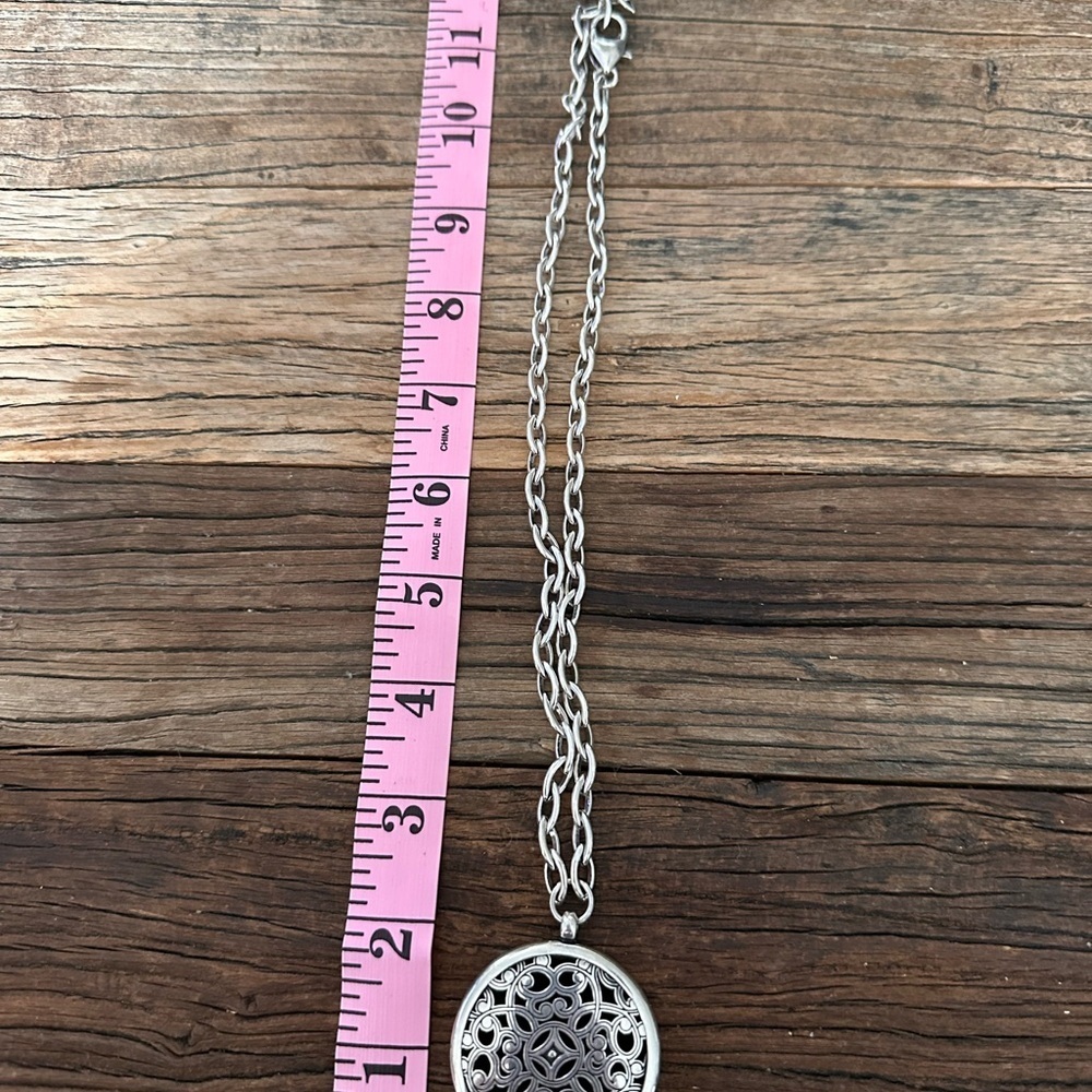 BRIGHTON ❤️ “London Groove” Medallion Pendant Necklace - Picture 6 of 6
